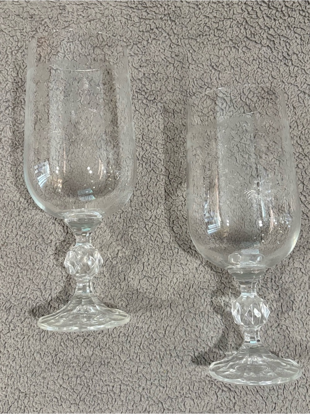 Crystal-Effect Stemmed Drinking Glasses in Clear - Set of 2